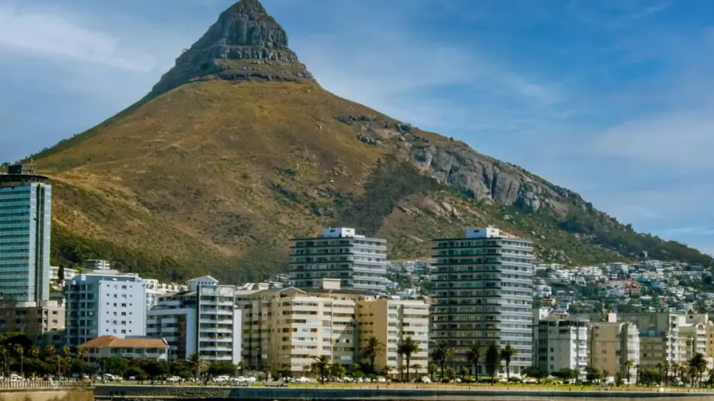 Suxali bu réy: niñe ngi wone creator yi OnlyFans ci Cambodge, ni mu tax ñu bëgg giveaways, ak njàngale ak risk yu am solo.