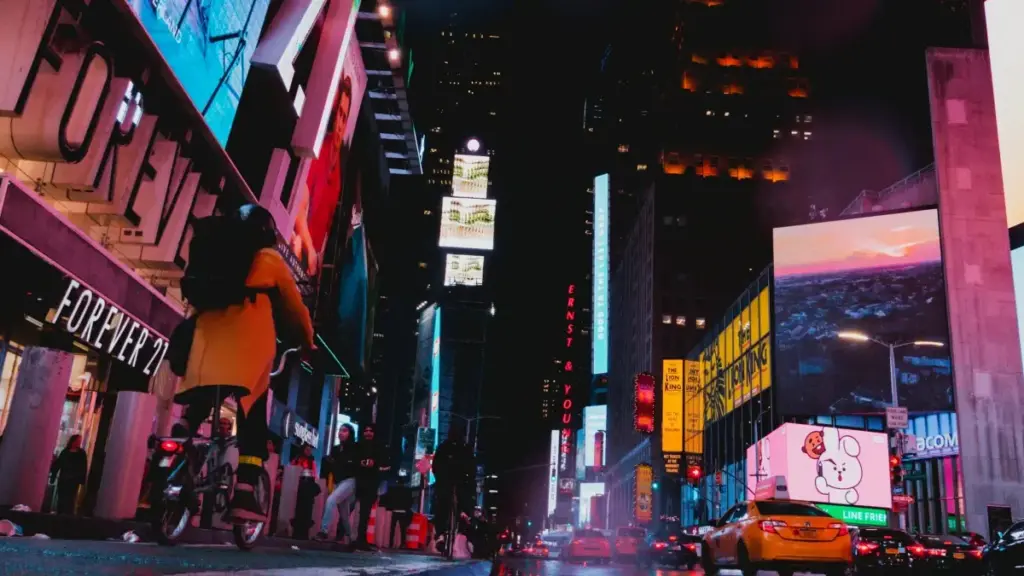 Ñu nexee nit ku soppi content ci Takatak, ci waxu before-after, ak ni ñu gën a ëppale ak brands Pakistan — tips praktikal, contact templates, ngir suuxu deals.