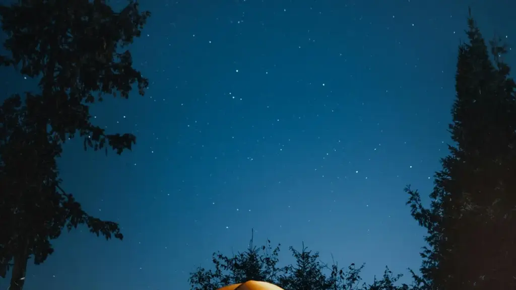 Ci li, dañu jàngal nga noppal créateurs Kuaishou ci Singapore ngir launch tutorials maquillage, taktiku Senegalese, tools, ak xam-xam platform yi.