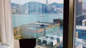 Ñu jàng ci strategies bi: nikiñu top creators Douyin ci Chypre, taxaw ci livestreams, gestion contrats, compliance fiscale, ak tactics buy-convert ci online store.