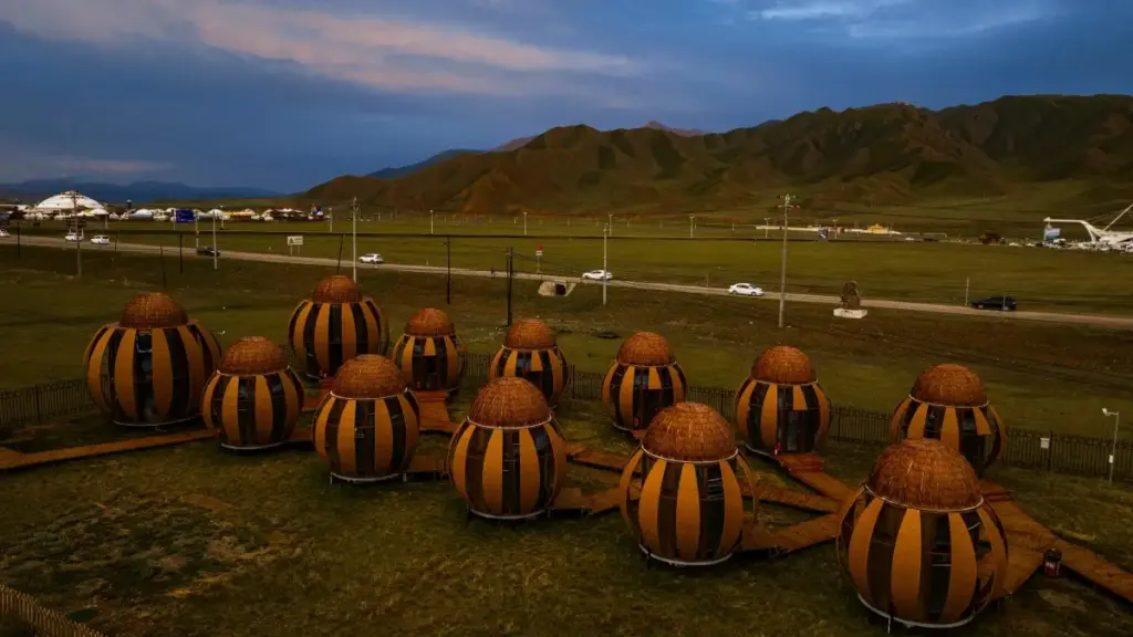 Ndefar gi ci Douyin: yow nga taxawal media kit bu rafet ak jëfandikook brands Bangladesh. Xeex, taktike yi, ak ndimbal yi ngir toppee danger.