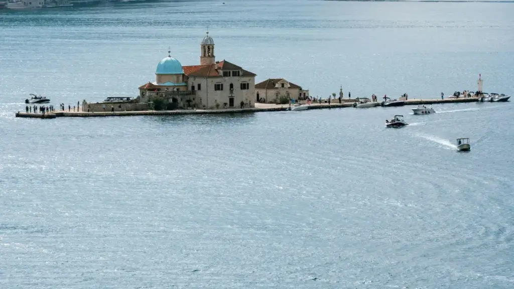 Jàngal bu am solo ci marka yi Sénégal: taktike yi, liggéeyal ci Socially.ae, ak yenn wàllu 1 Billion Followers Summit ngir wër Spotify creators ci Kuwait.